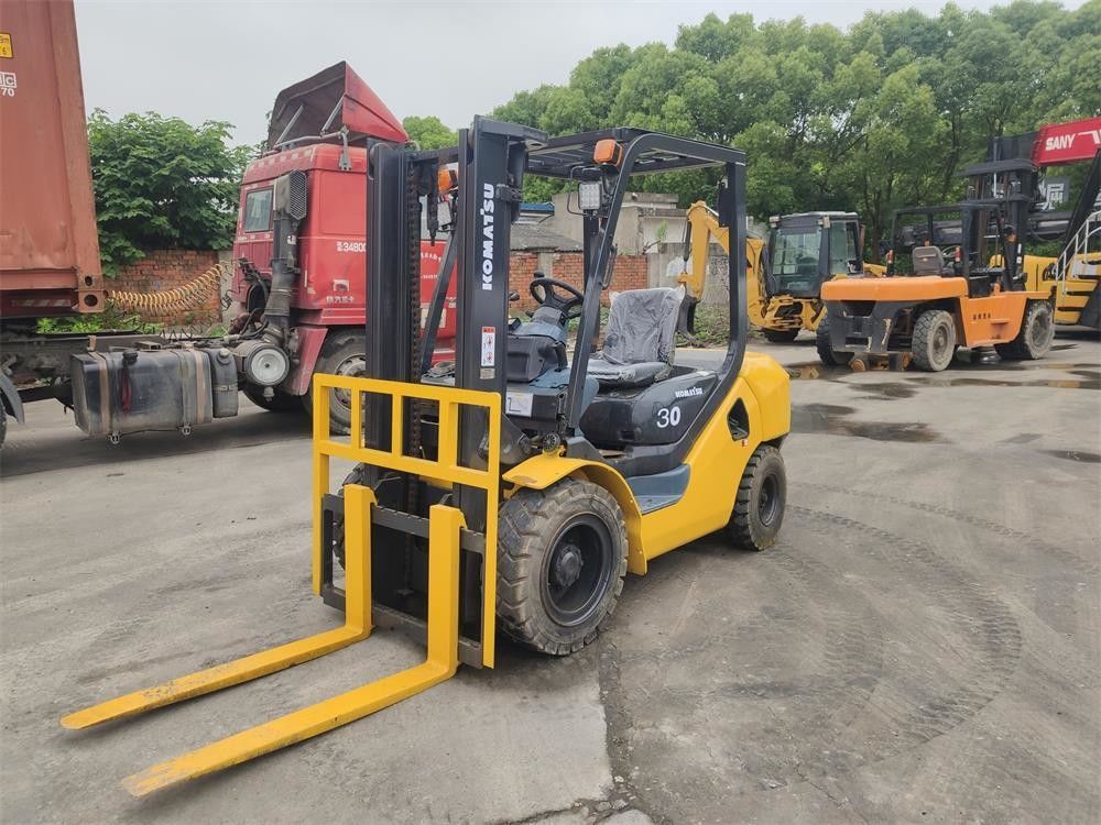 Top Vendita 3 Ton Komatsu carrello elevatore diesel usato frizione automatica per impianto di produzione
