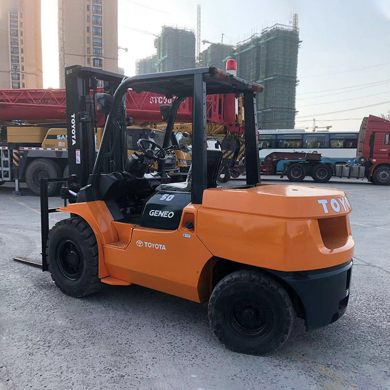 Buone condizioni di lavoro 5 tonnellate 8FD50N carrello elevatore a prezzi accessibili e altezza di sollevamento 3000mm-6000mm