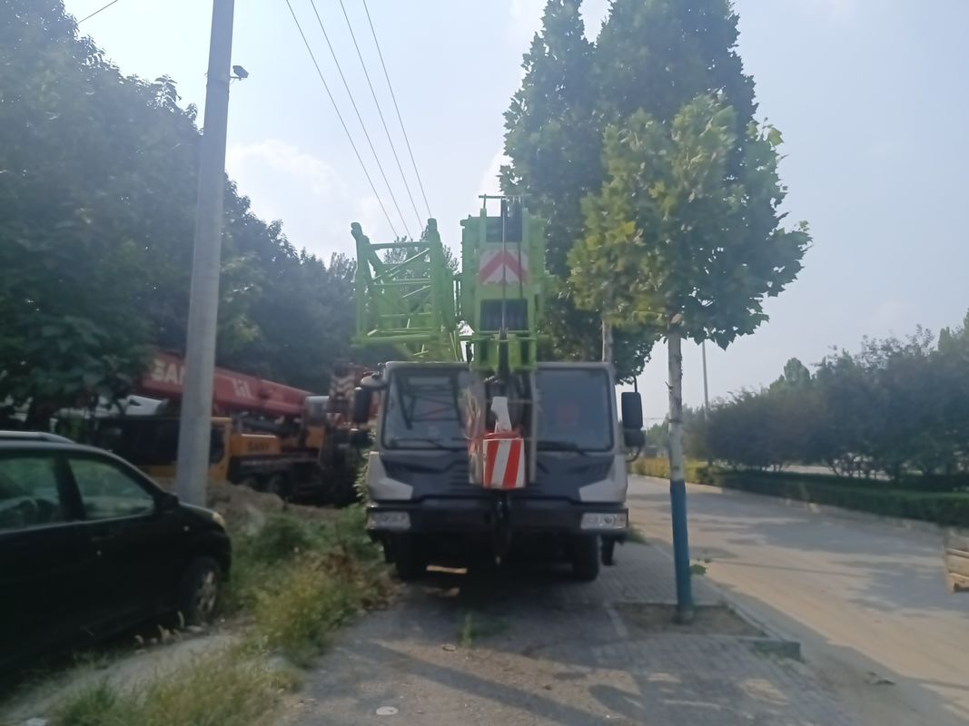 50 tonnellate di gru usate con altezza di sollevamento di 25 metri da Zoomlion