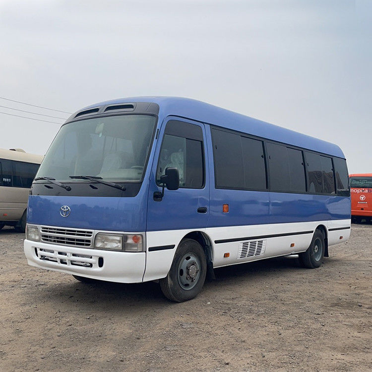 Richiesta del cliente Ottenere un Toyota Coaster Bus Usato con 30 posti e guida a sinistra