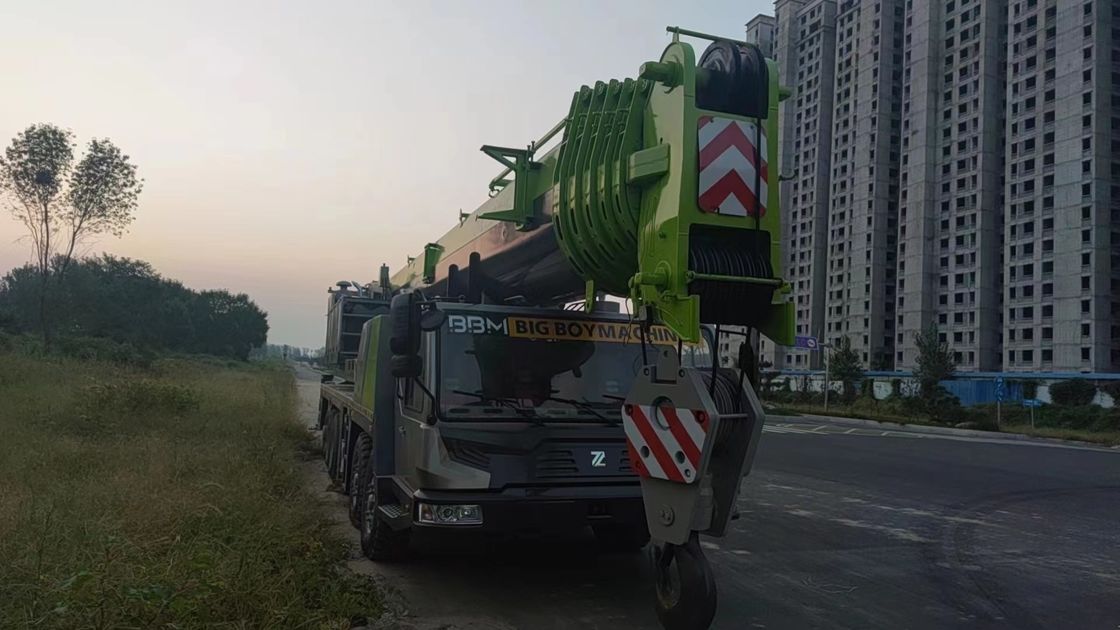 150T Telescopic Crane Lift Zoomlion Crane Truck con Max. Capacità di sollevamento di 39,5 M