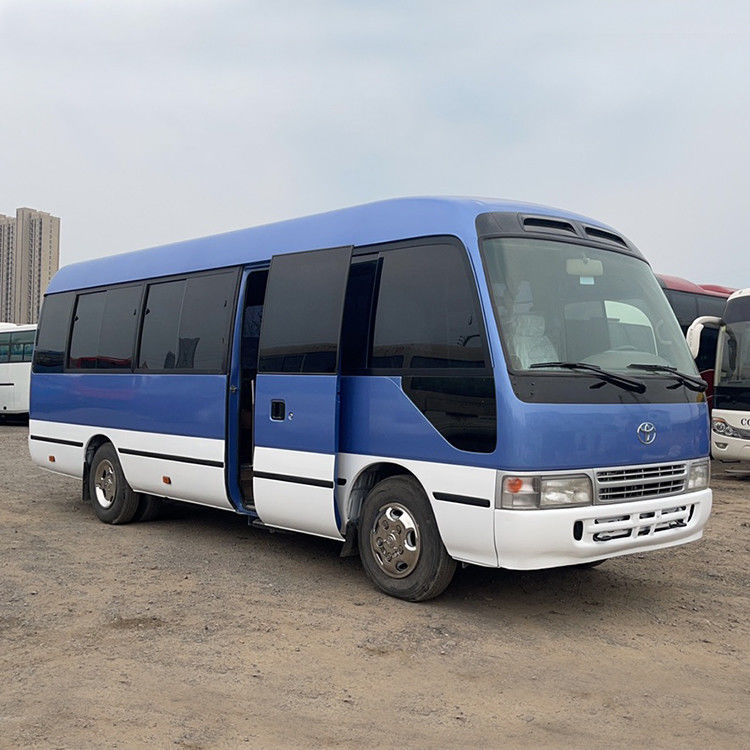 Richiesta del cliente Ottenere un Toyota Coaster Bus Usato con 30 posti e guida a sinistra