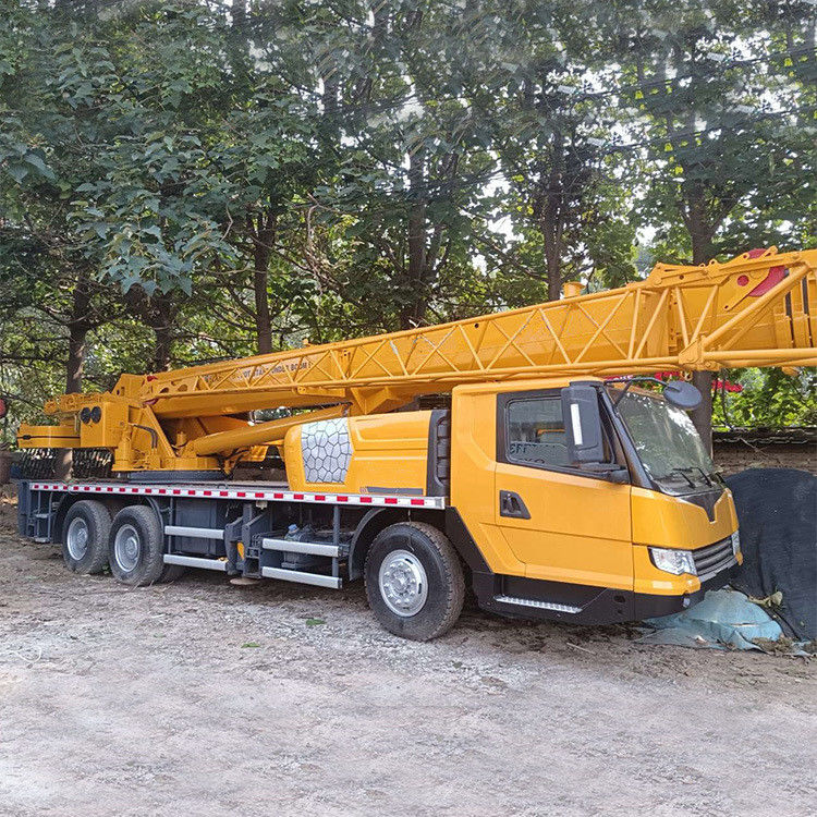 22679.6kg Capacità massima di sollevamento 10 ruote QY25 25t Granate usate per camion telescopici in vendita
