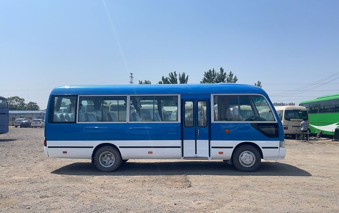 Autobus usato Toyota Coaster Diesel 30 posti per soddisfare le esigenze del cliente