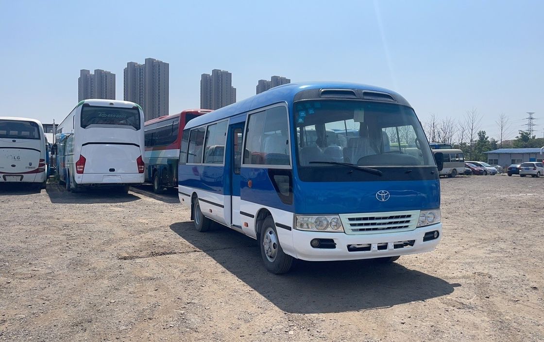 Autobus usato Toyota Coaster Diesel 30 posti per soddisfare le esigenze del cliente