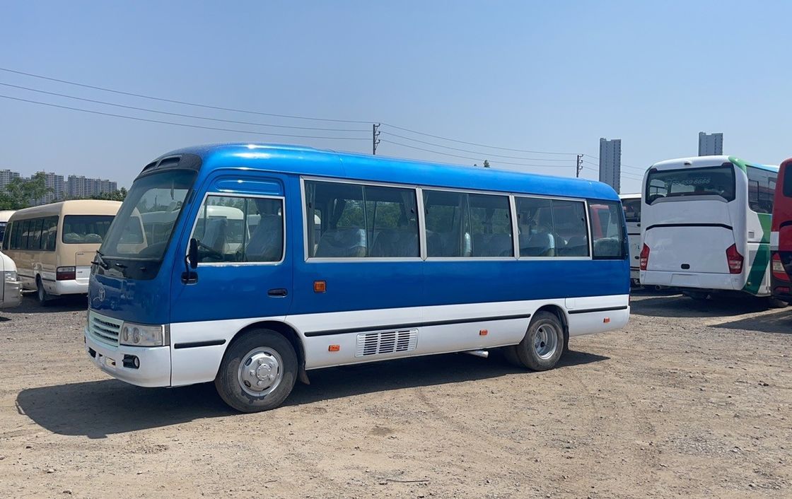 Autobus usato Toyota Coaster Diesel 30 posti per soddisfare le esigenze del cliente