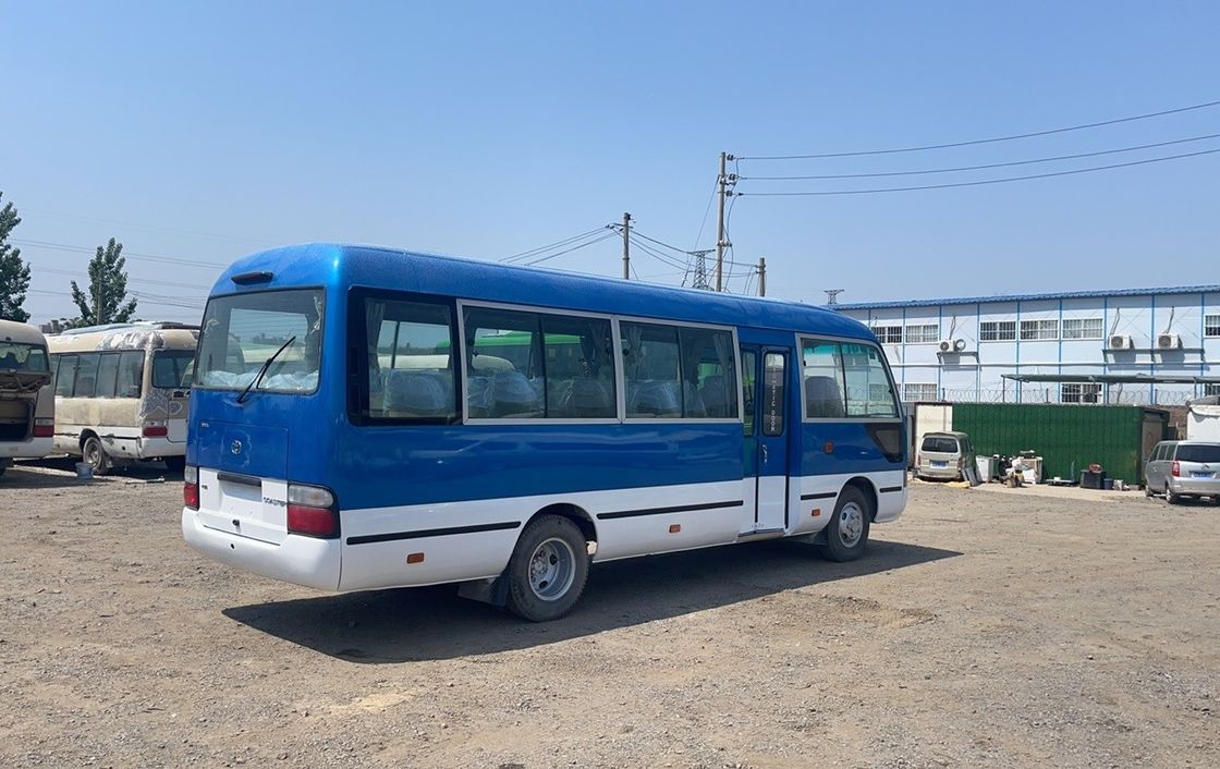 Autobus usato Toyota Coaster Diesel 30 posti per soddisfare le esigenze del cliente