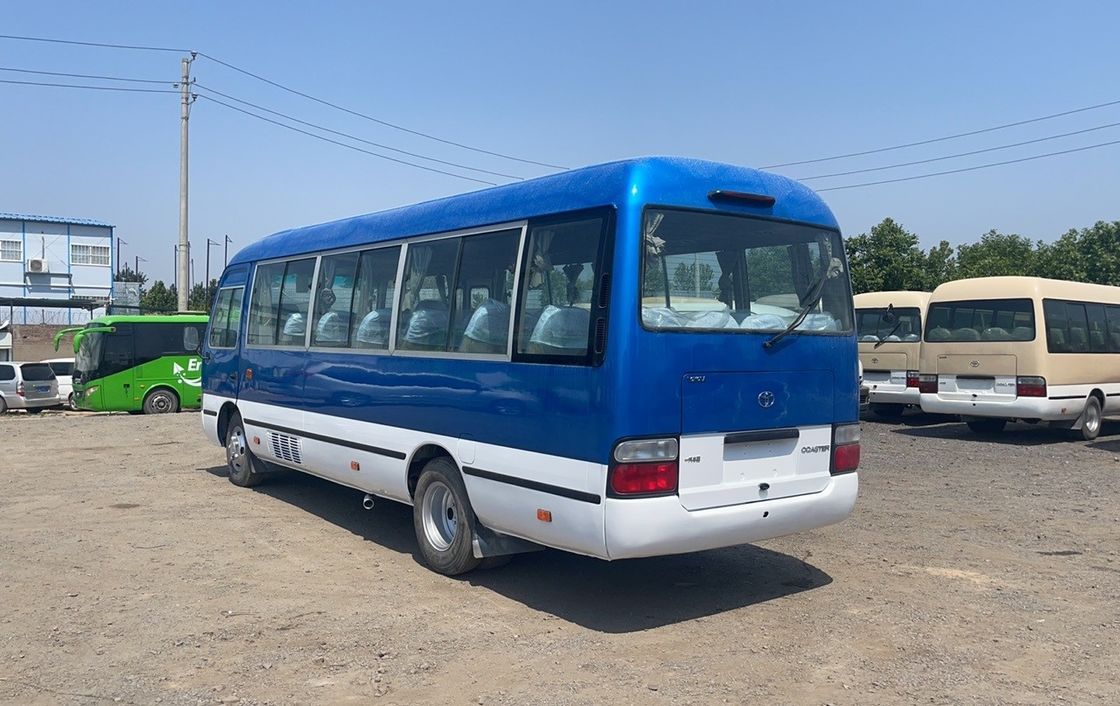 Autobus usato Toyota Coaster Diesel 30 posti per soddisfare le esigenze del cliente