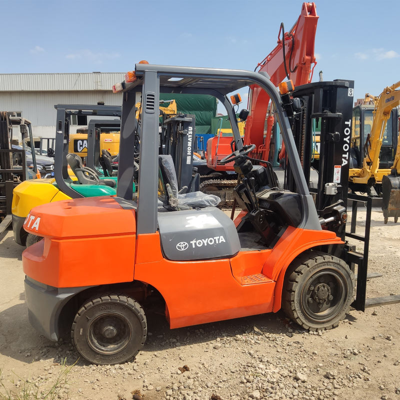 3 tonnellate di carrello elevatore Toyota diesel con capacità di carico di 3 tonnellate di ore di lavoro 2001-4000
