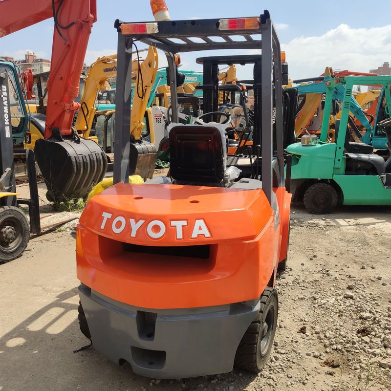 3 tonnellate di carrello elevatore Toyota diesel con capacità di carico di 3 tonnellate di ore di lavoro 2001-4000