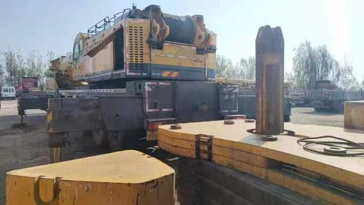 400 tonnellate QAY400 gru pesanti La perfetta combinazione di potenza e precisione