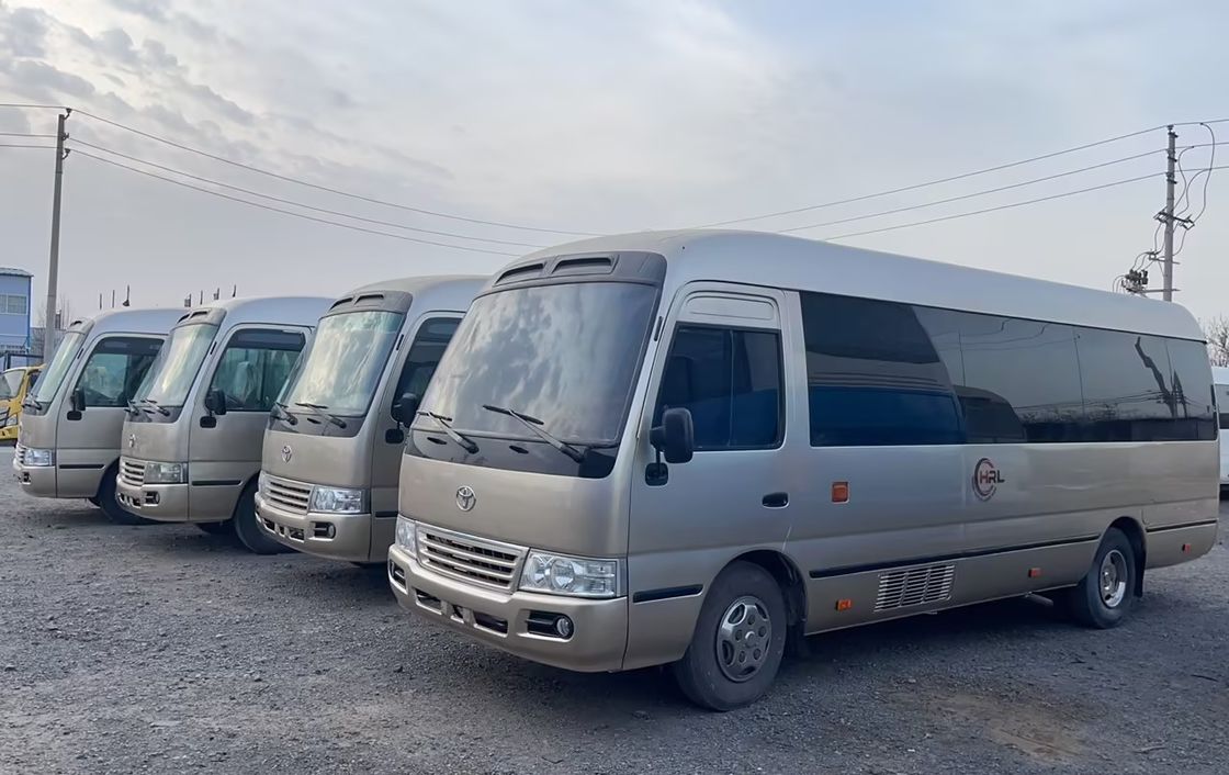 Autobus a motore diesel 23-30 posti in buone condizioni Capacità 6-8L