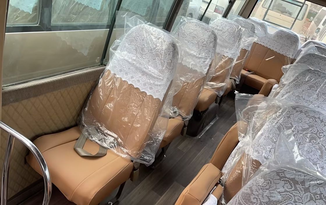 Autobus a motore diesel 23-30 posti in buone condizioni Capacità 6-8L