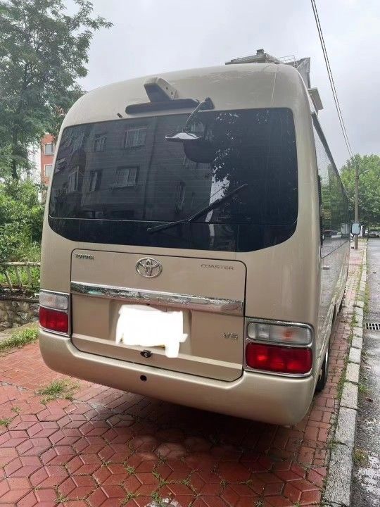 30 posti Diesel Toyota Coaster Bus per turisti Autobus di lusso Standard di emissione Euro 3