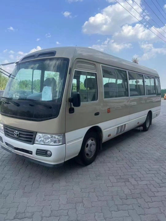 Euro 3 Standard di emissioni Diesel Fuel Toyota Coaster Bus con 30 posti a sedere usati 25 posti a sedere