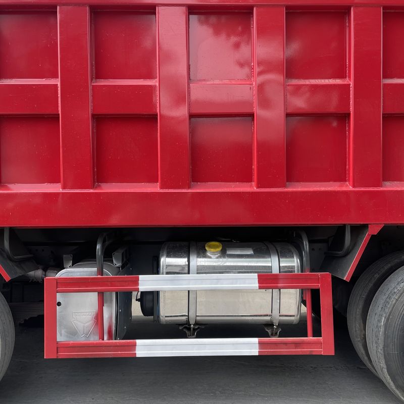 Torsione massima 1500-2000Nm SINO TRUCK Usato HOWO 8*4 Camione da scarico pesante