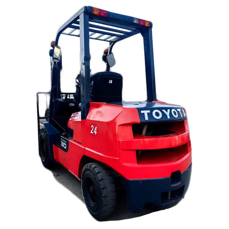 3 tonnellate di carrello elevatore diesel Toyota usato con buoni prezzi e tipo di potenza 8F30