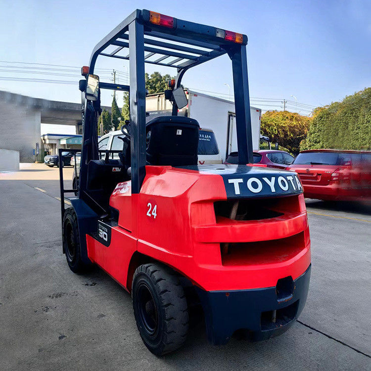 3 tonnellate di diesel Toyota carrello elevatore Min. Altezza di sollevamento 3 m Peso KG 3000 kg Facile da usare
