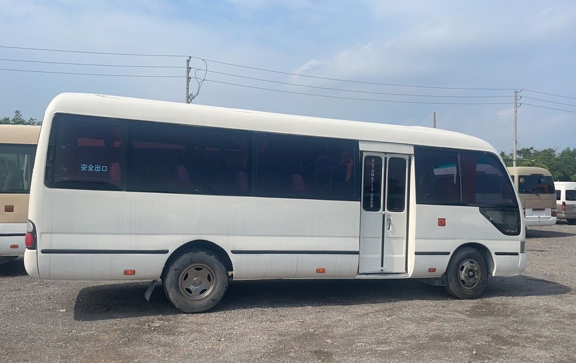 30 posti Toyota Coaster Bus a sinistra e stile confortevole con motore diesel