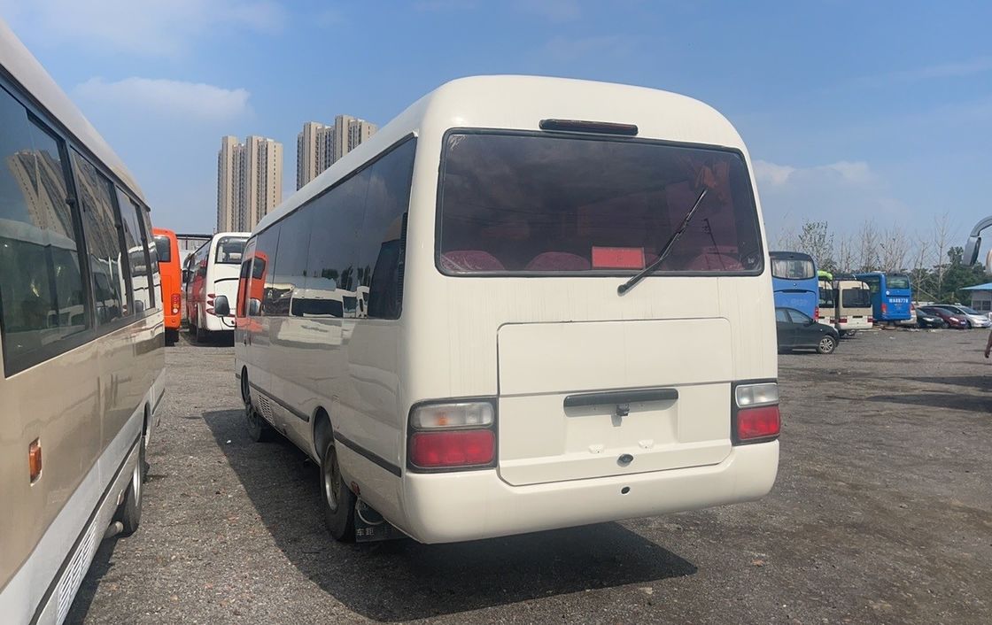 30 posti Toyota Coaster Bus a sinistra e stile confortevole con motore diesel
