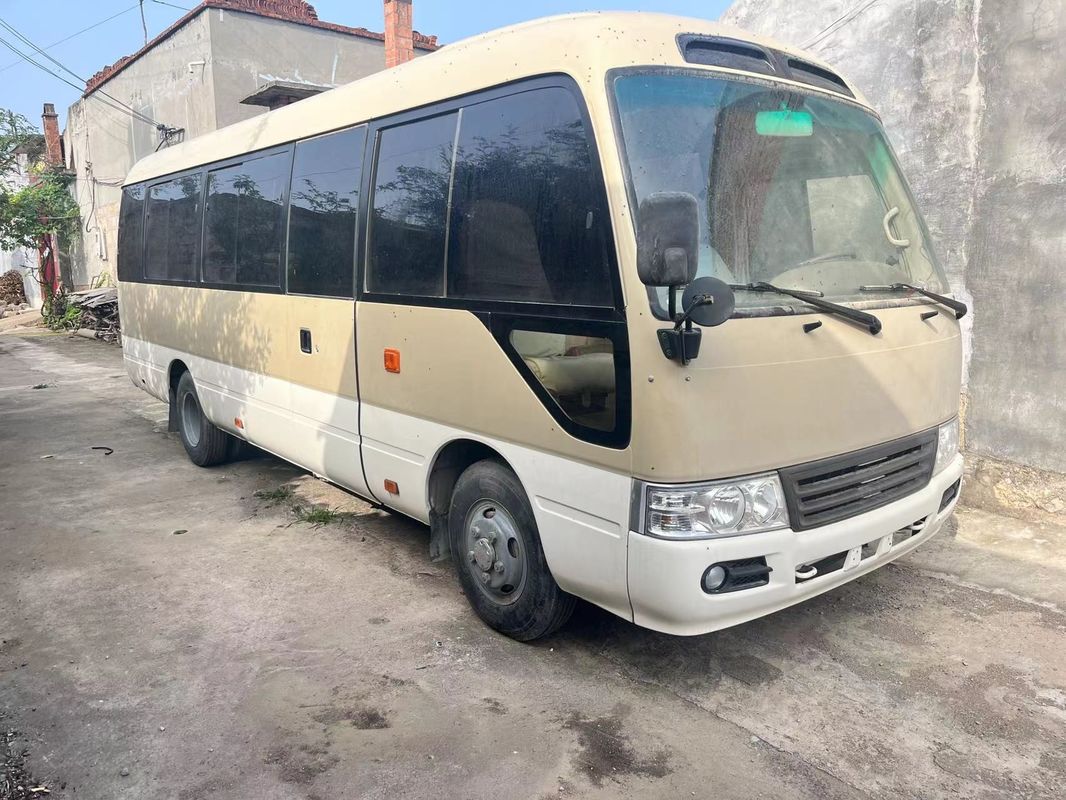 Affordable Toyota Coaster Autobus da 30 posti Usato 2020 Modello con Capacità Motore 4L