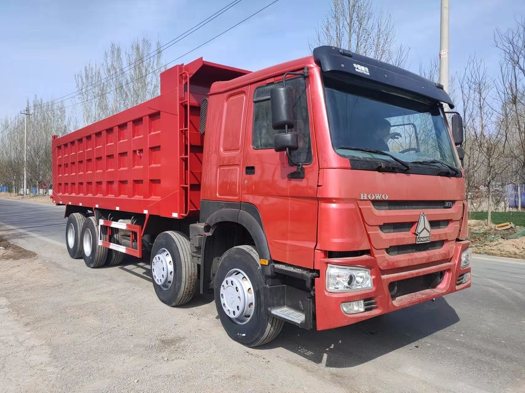 SINO 8*4 Camion pesante di scarico di rifiuti Camion di ribaltamento LHD Capacità di carico 11 20T Capacità del motore 8L