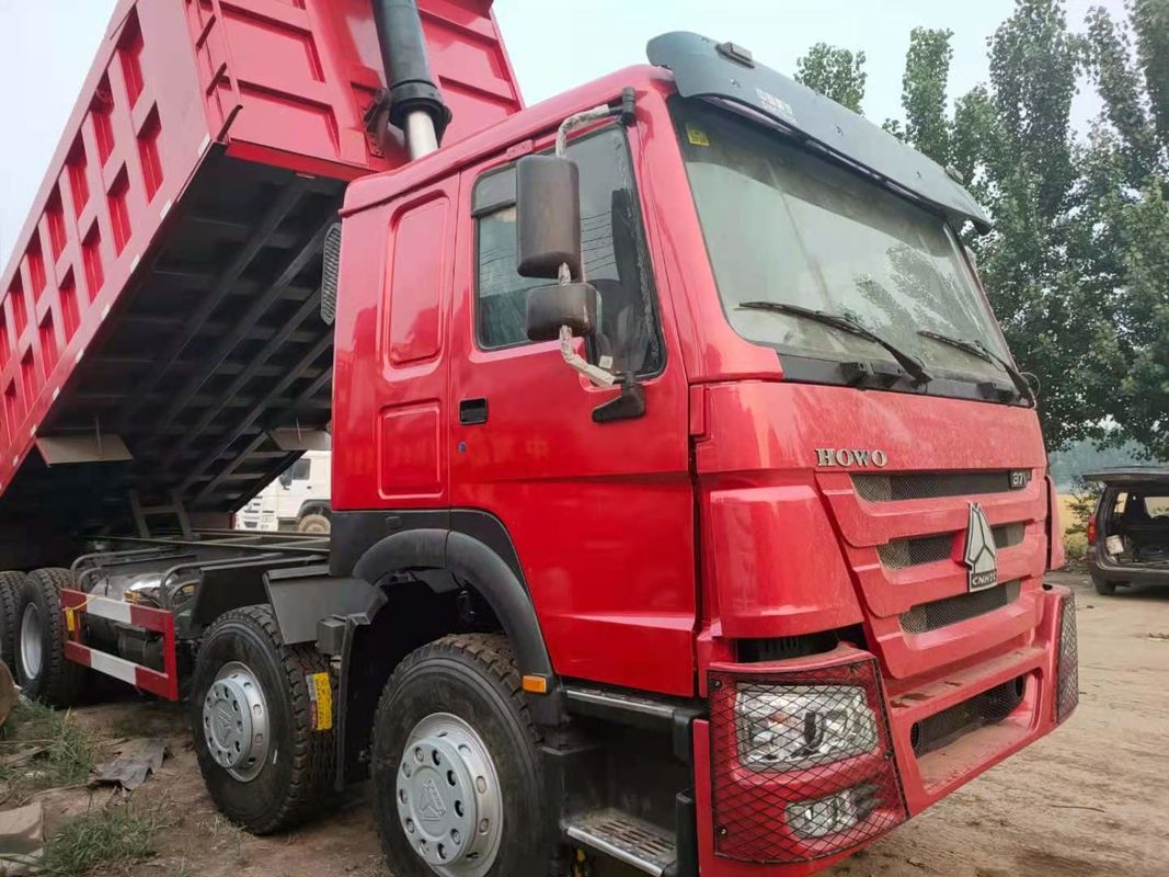 SINO 8*4 Camion pesante di scarico di rifiuti Camion di ribaltamento LHD Capacità di carico 11 20T Capacità del motore 8L
