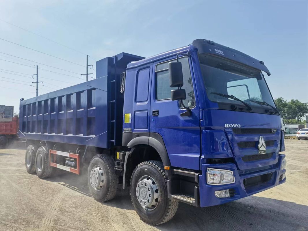 16 ruote HOWO 8X4 Camionetto di scarico ad incasso usato pesante con capacità del serbatoio del carburante 300-400L
