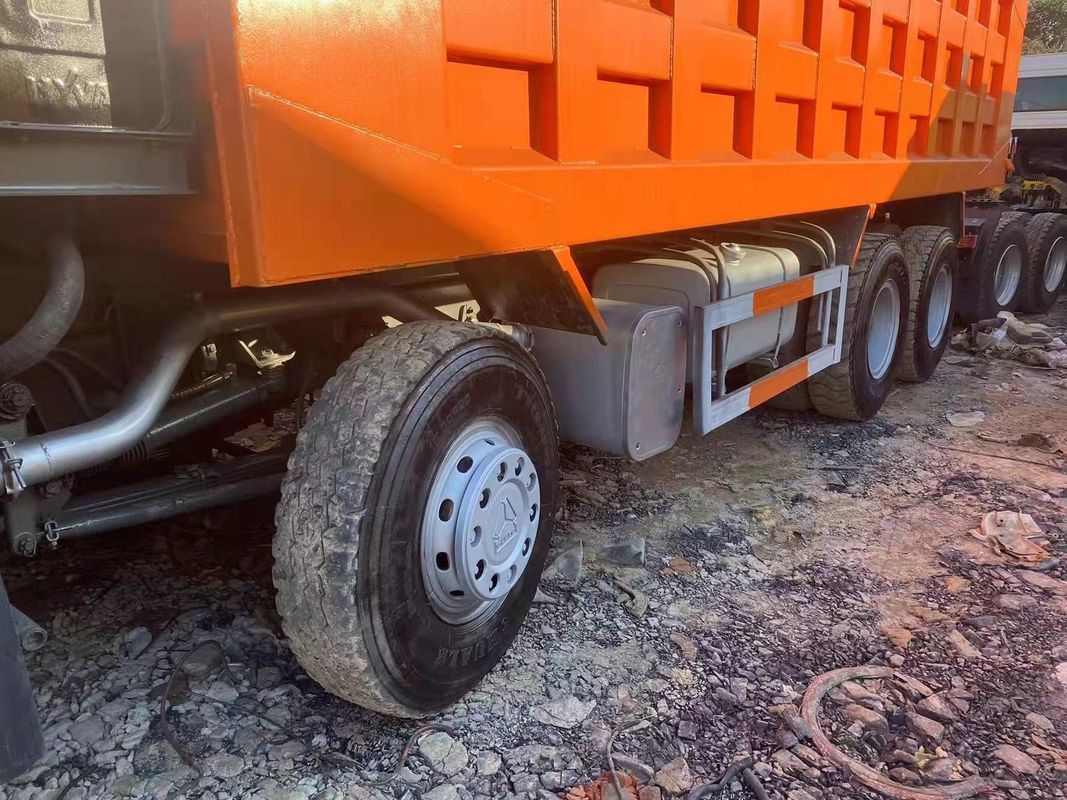 16 Numero pneumatico LHD SINO Camionotti usati HOWO 8X4 Camionotti pesanti con cambio HW