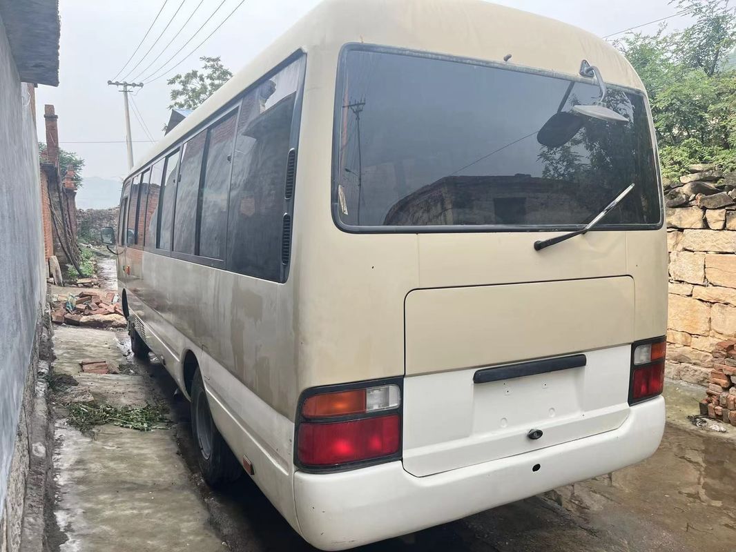 Capacità motore 4L Toyota Coaster 30 posti a mano sinistra LHD Autobus usati per turisti