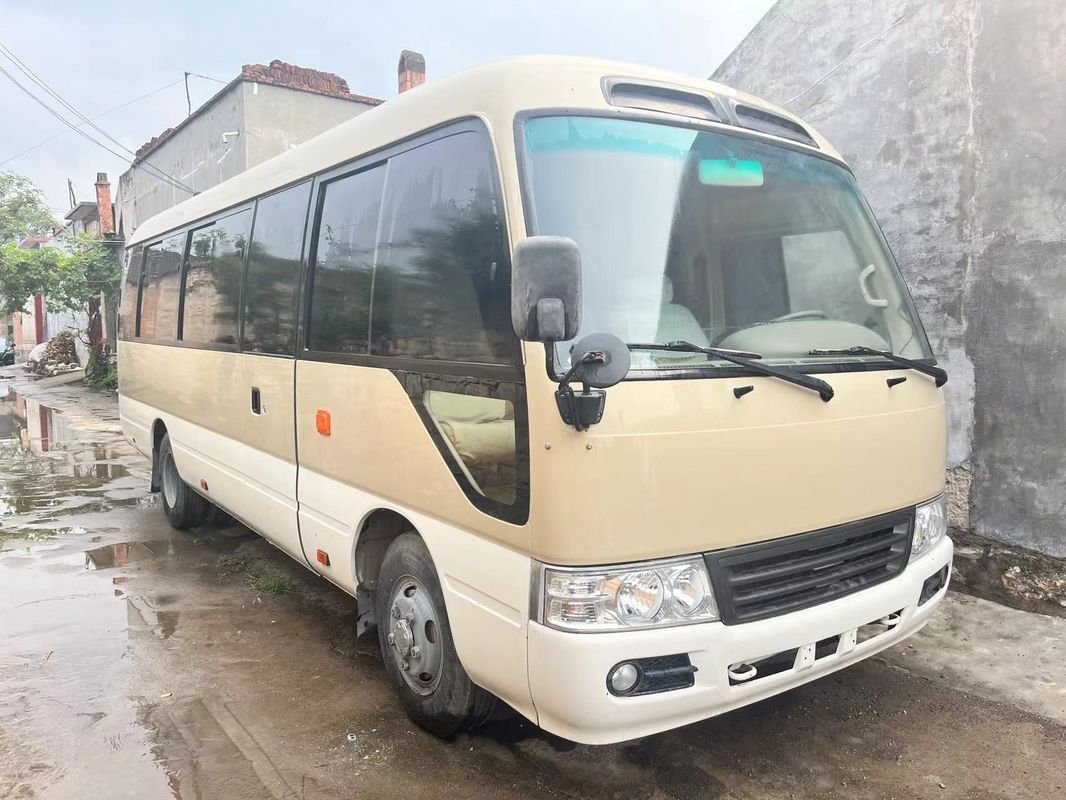 Capacità motore 4L Toyota Coaster 30 posti a mano sinistra LHD Autobus usati per turisti