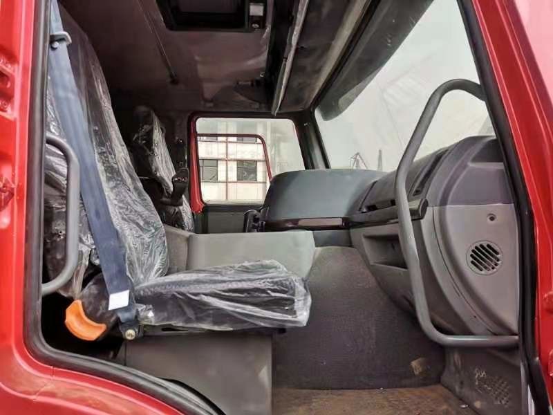LHD SINO TRUCK HOWO 371HP 6*4 Camione pesante con condizionatore manuale