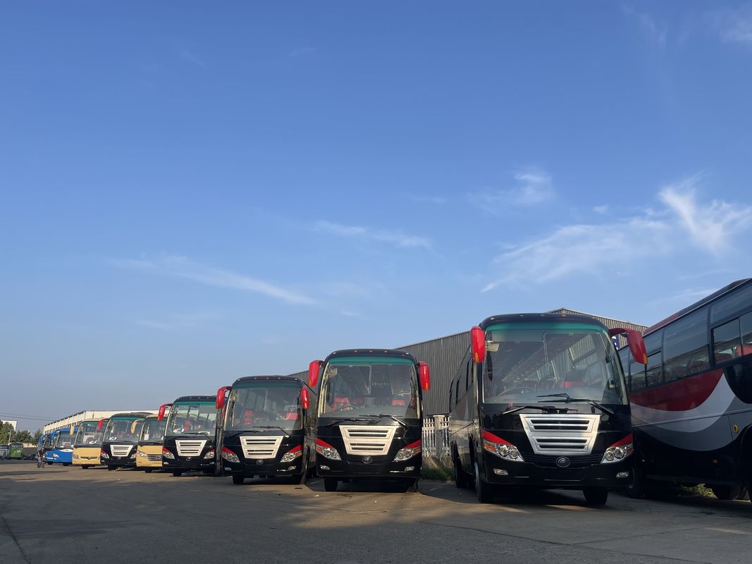 Autobus Yutong usato modello 2024 con 2 2 layout e 54 posti a sedere secondo lo standard di emissione Euro 3