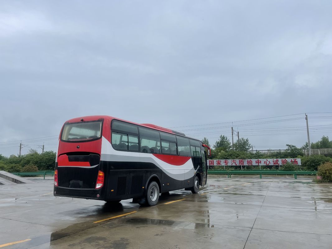 Autobus Yutong usato modello 2024 con 2 2 layout e 54 posti a sedere secondo lo standard di emissione Euro 3