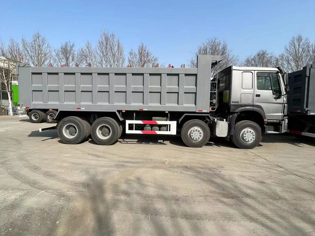 Segmento pesante RHD SINO TRUCK HOWO 400HP 16 ruote 8x4 Dump Truck Tipper Dumper