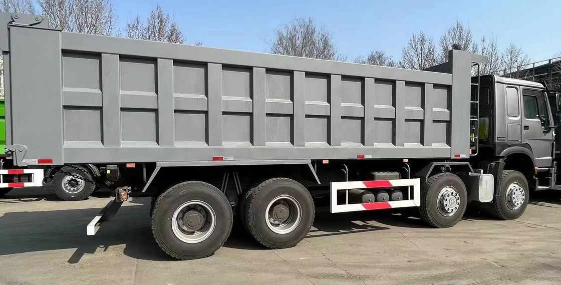 Segmento pesante RHD SINO TRUCK HOWO 400HP 16 ruote 8x4 Dump Truck Tipper Dumper