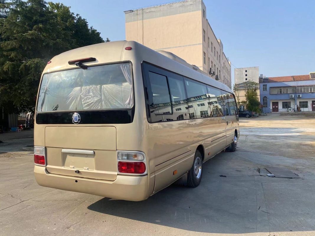 Autobus Toyota Coaster da 30 posti con standard di emissioni Euro 3 e capacità motore 4L