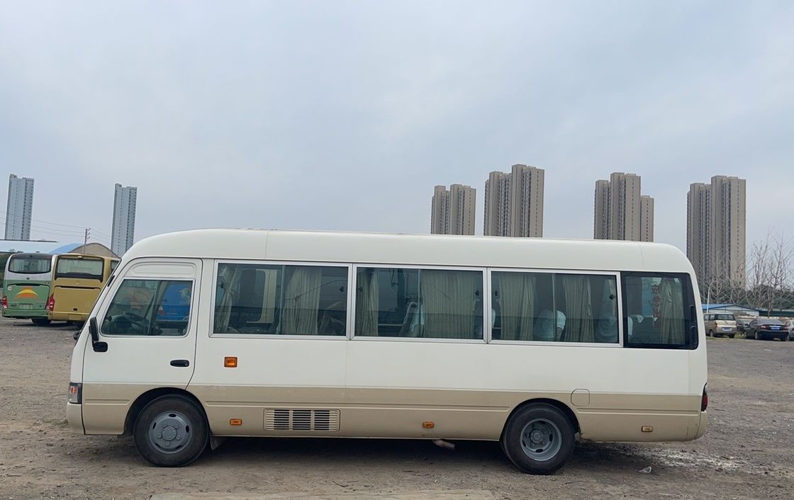 11Autobus turistico di lusso 30 posti autocarro usato diesel Toyota Coaster Bus per turismo