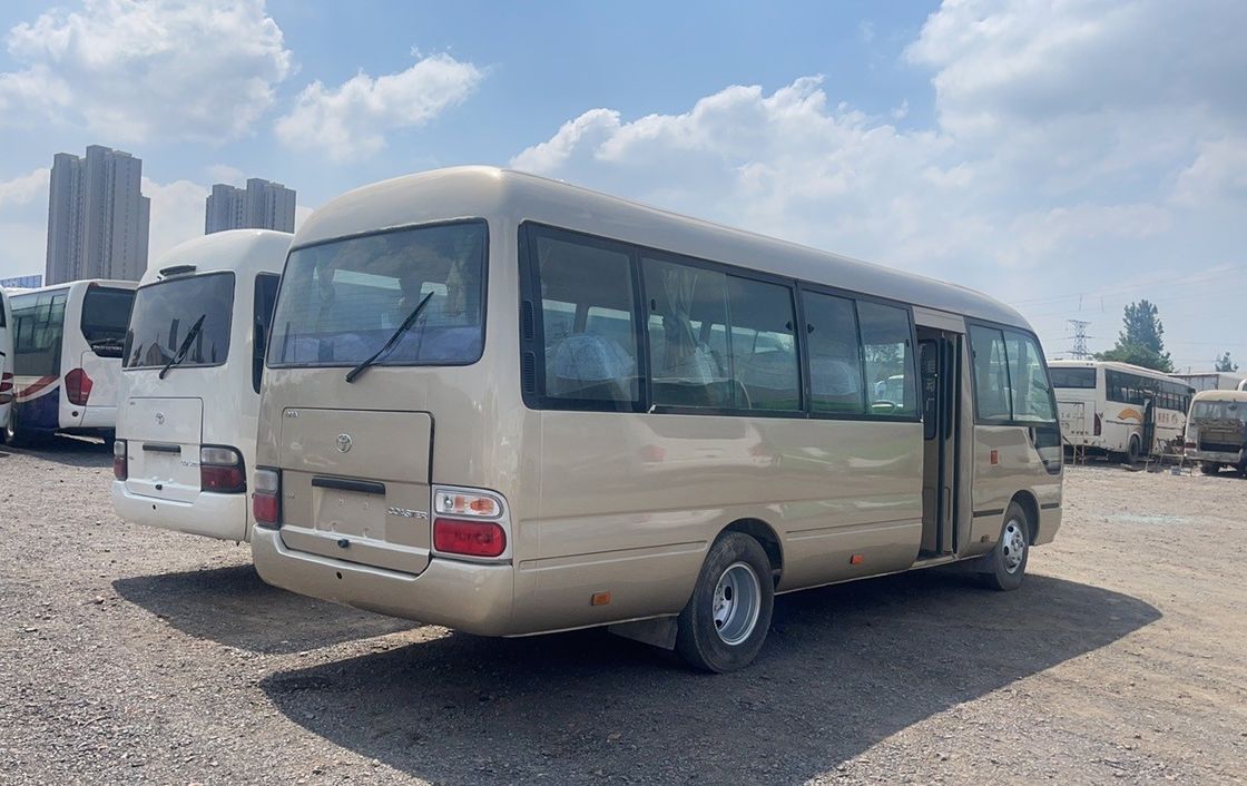 Minibus a motore diesel da 18 posti con finestrino anteriore manuale e senza tetto solare di FOTON