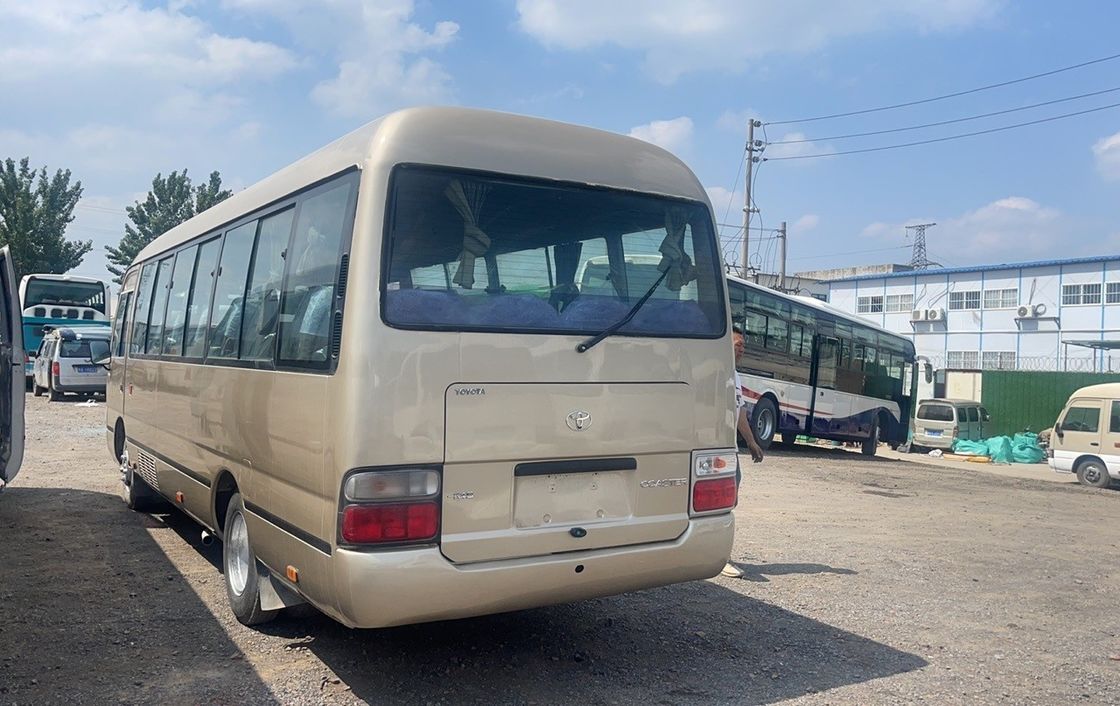 Minibus a motore diesel da 18 posti con finestrino anteriore manuale e senza tetto solare di FOTON