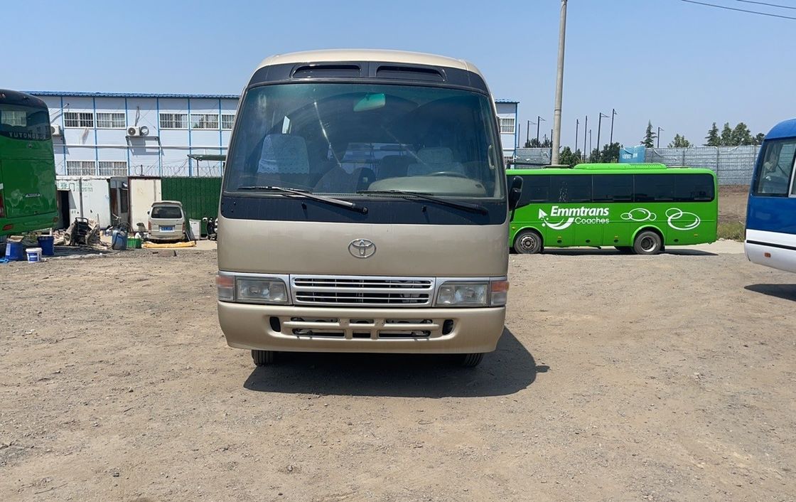 Autobus a trasmissione manuale con 17-30 posti e motore diesel in buone condizioni