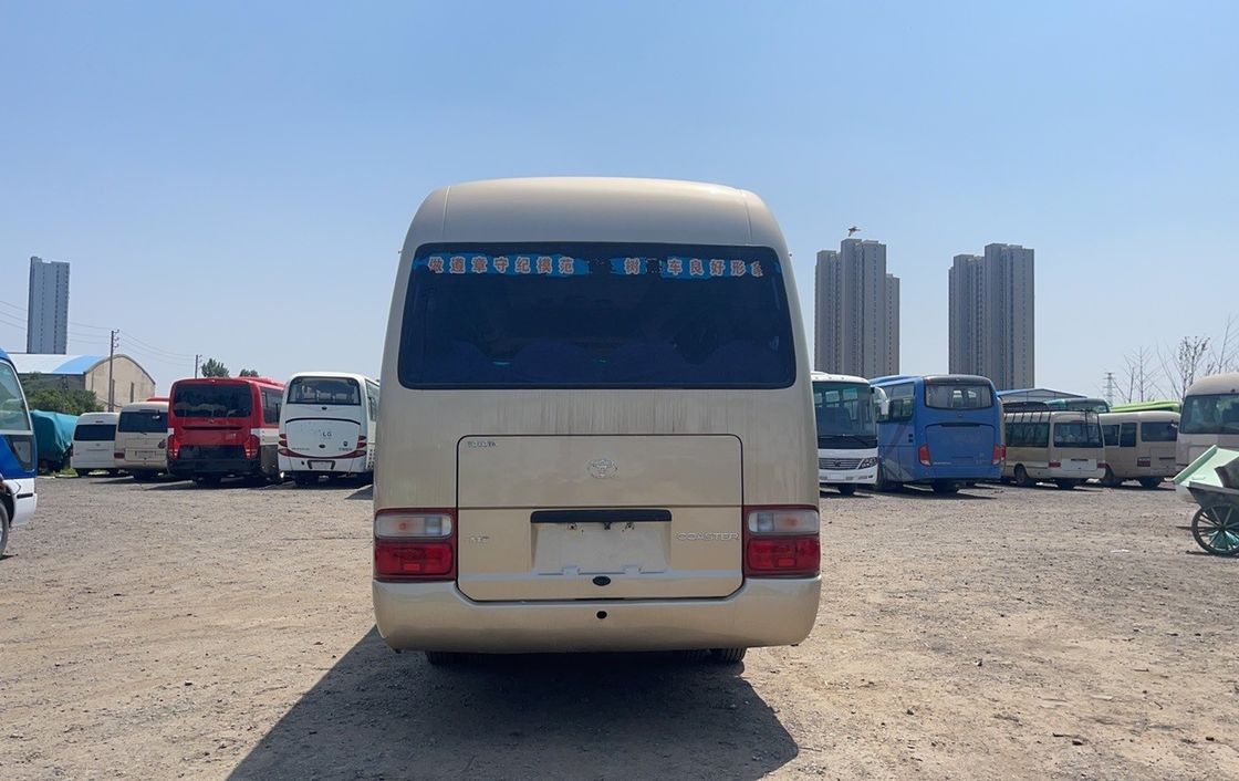 Autobus a trasmissione manuale con 17-30 posti e motore diesel in buone condizioni