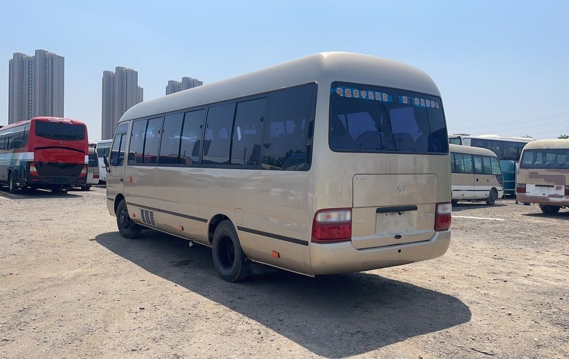 Autobus a trasmissione manuale con 17-30 posti e motore diesel in buone condizioni