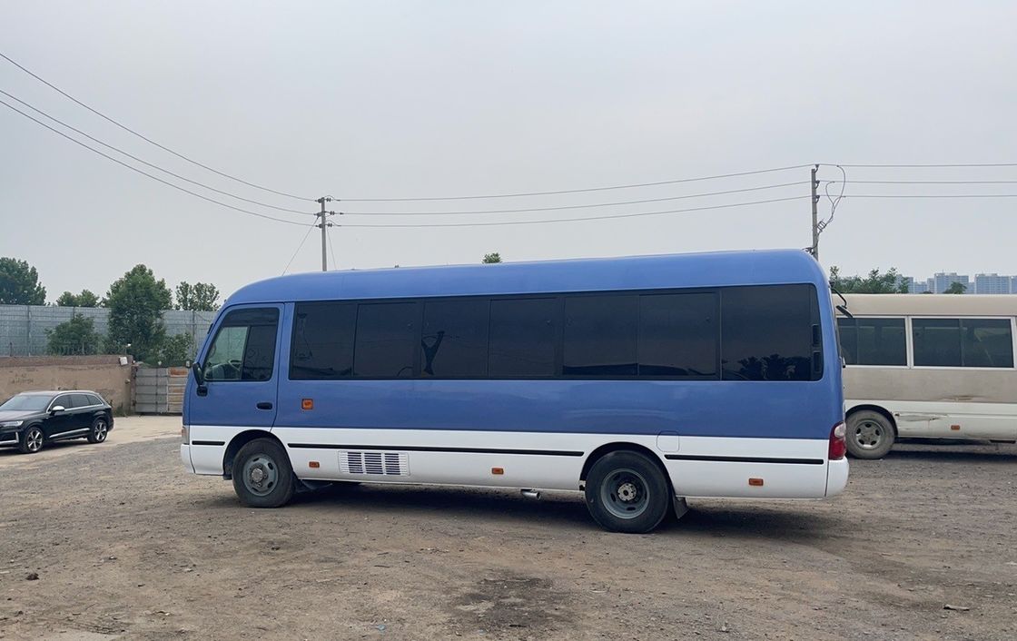 Autobus Toyota Coaster originale usato LHD 30 posti Capacità motore 4L posti 16 30
