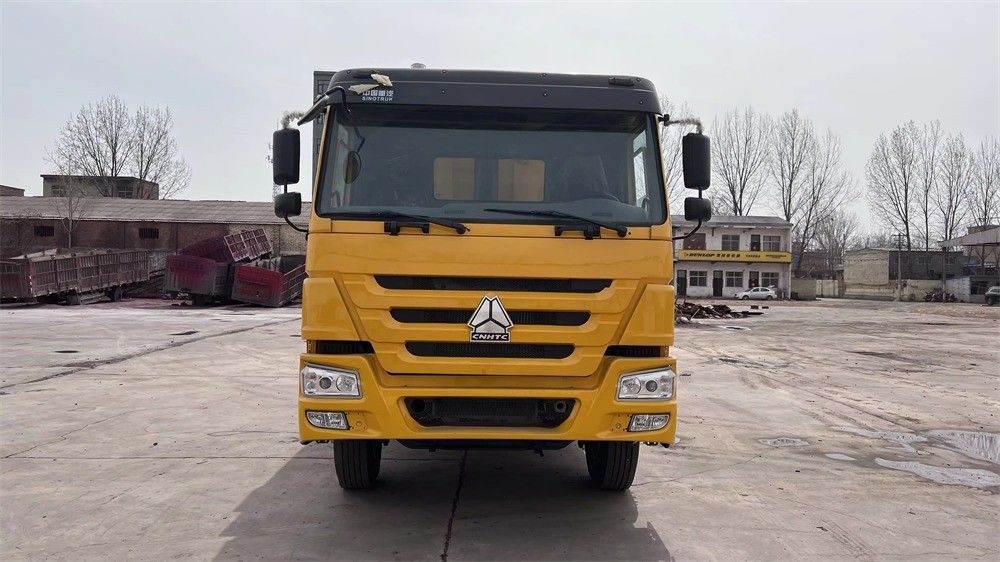 6x4 trazione a ruote SINOTRUK Howo Mining 20 tonnellate 25 tonnellate 371hp camion a gomma camion usato