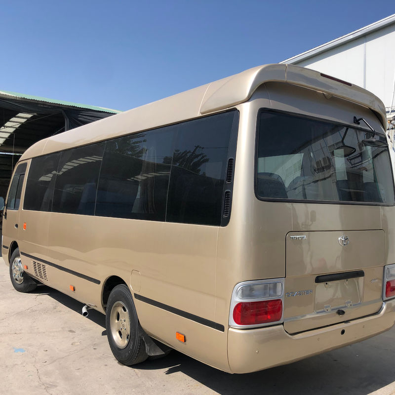Minibus Toyota Coaster da 29 posti con standard di emissioni Euro3 e motore Cummins