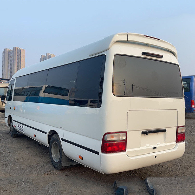 30 posti usato Toyota Coaster Bus con potenza massima di 113/5200kw e capacità di 30 posti