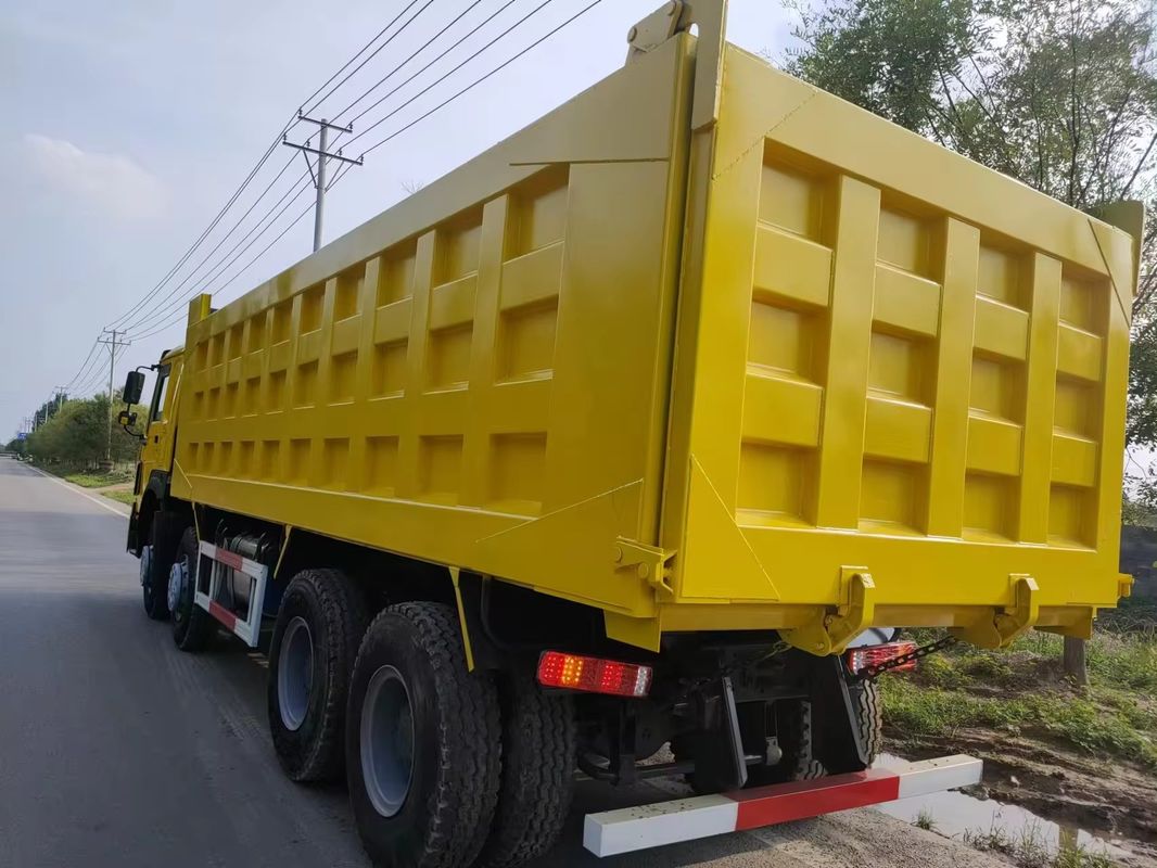 Howo usato 8x4 12 ruote camion di scarico 375 Hp motore diesel camion di versamento di sabbia senza ESC