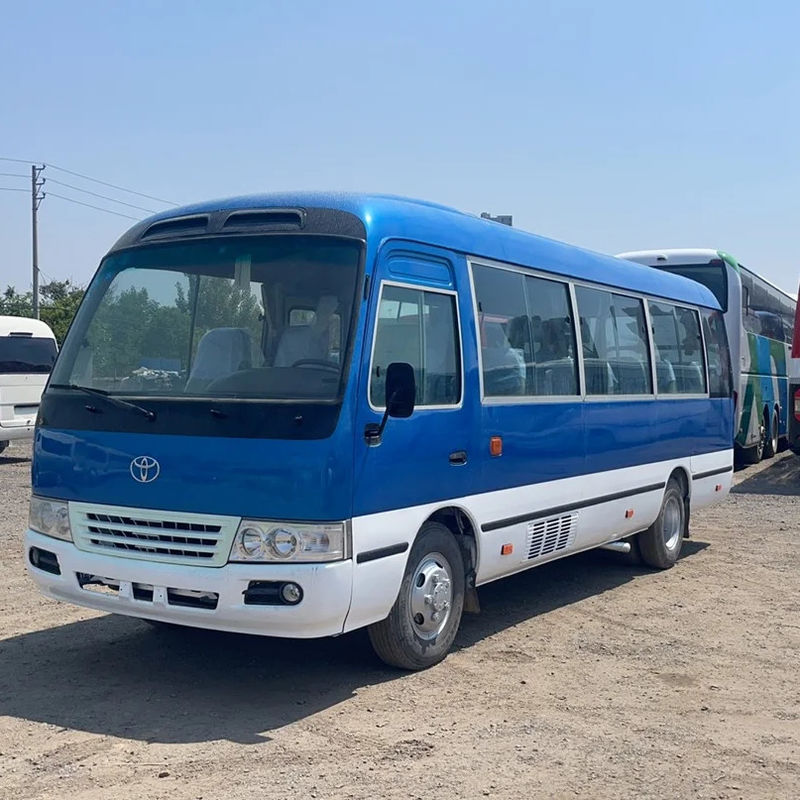 G.V.W Kg 5900 Autobus Toyota Coaster ben condizionato da 30 posti per il trasporto passeggeri