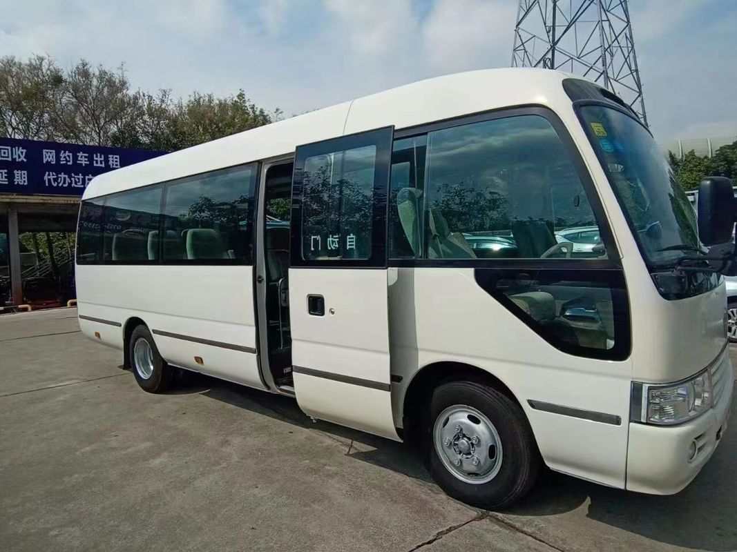 Buone condizioni LHD Used Diesel 30 posti Toyota Coaster Bus adatto per viaggi in gruppo